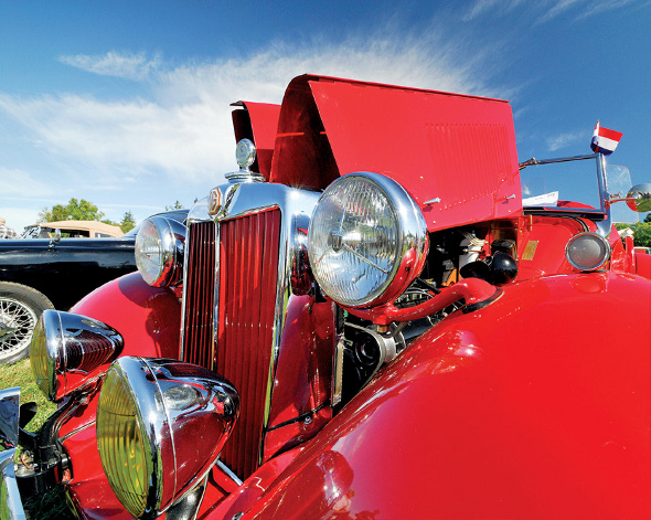 Ideal Three Lens Kit Wide Angle British Red Car