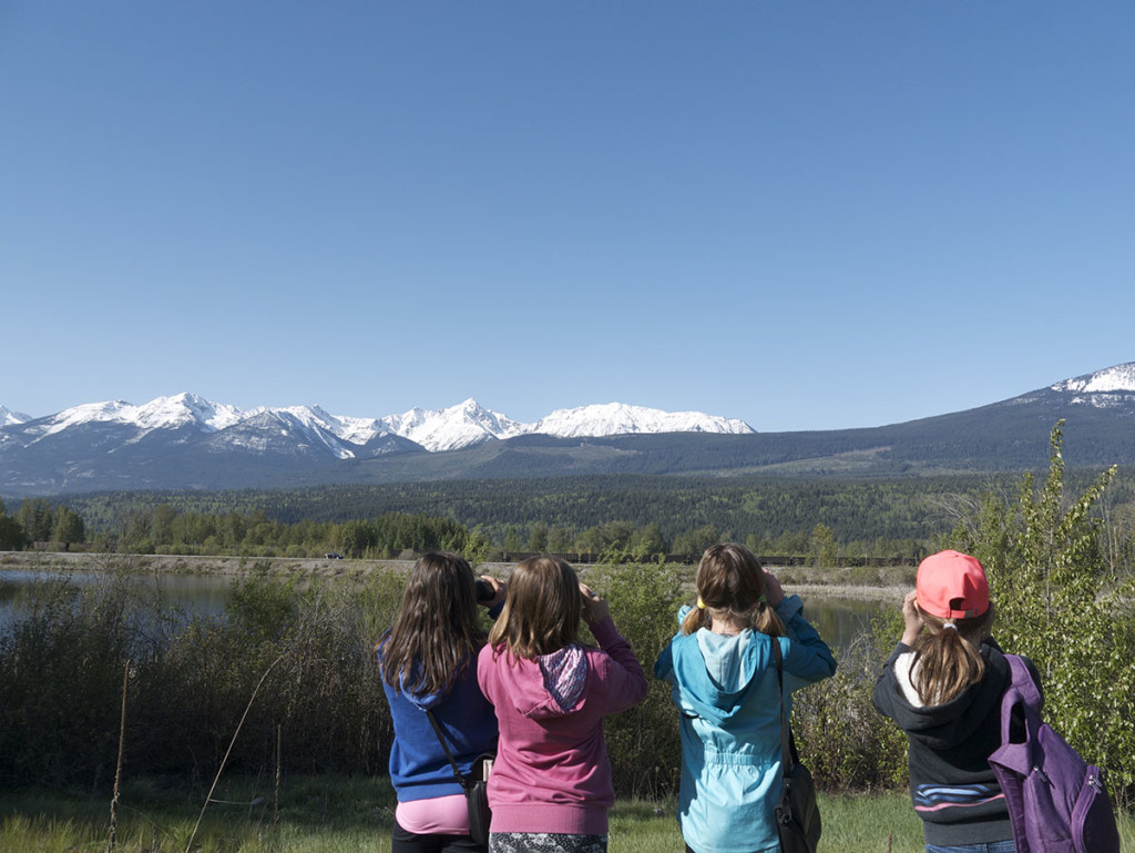 children birdwatching-s